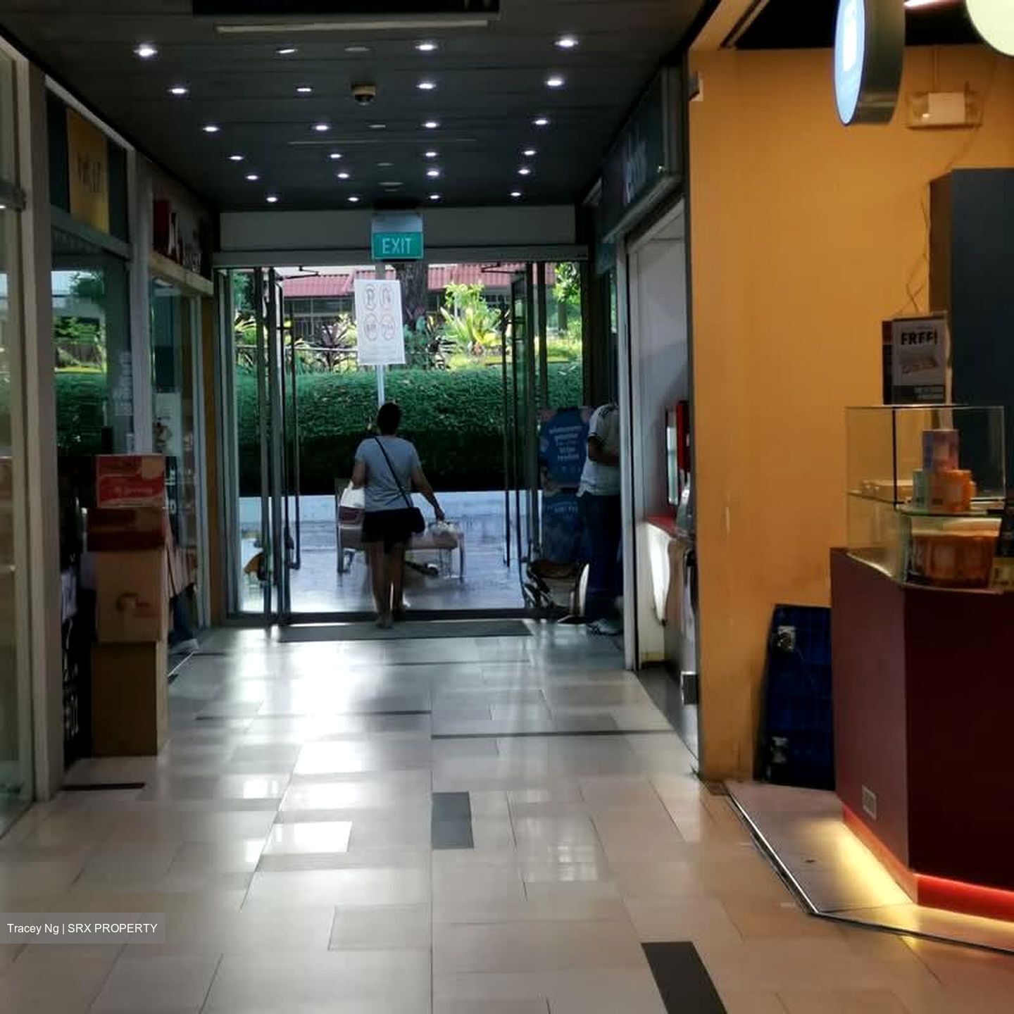 East Village (D16), Retail #576173041
